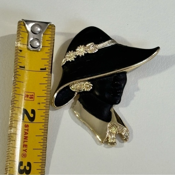 Vintage Signed Torino  Face Brooch Black Matte Finish Over Gold Tone Metal #029 - Picture 5 of 7